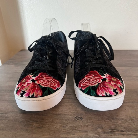 Johnny Was Womens Black Leopard Floral Embroidered Boho Sneakers Size 9.5 - Picture 2 of 9